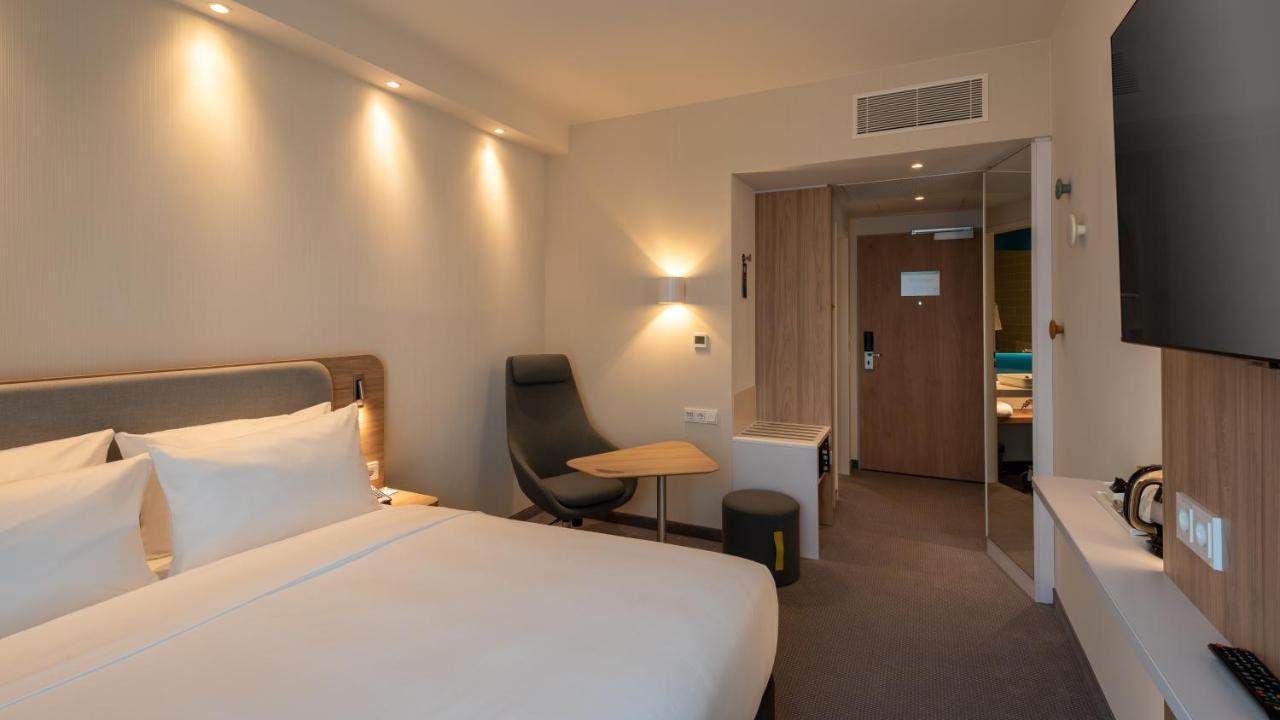 Holiday Inn Express - Munich North By Ihg Εξωτερικό φωτογραφία