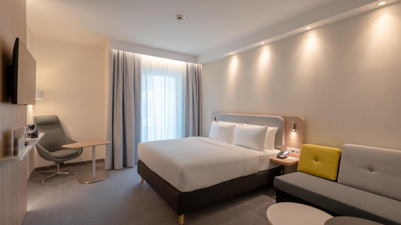 Holiday Inn Express - Munich North By Ihg Εξωτερικό φωτογραφία