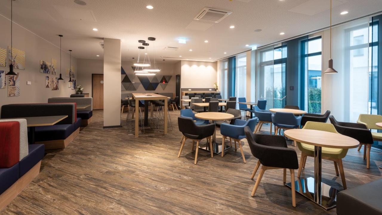 Holiday Inn Express - Munich North By Ihg Εξωτερικό φωτογραφία