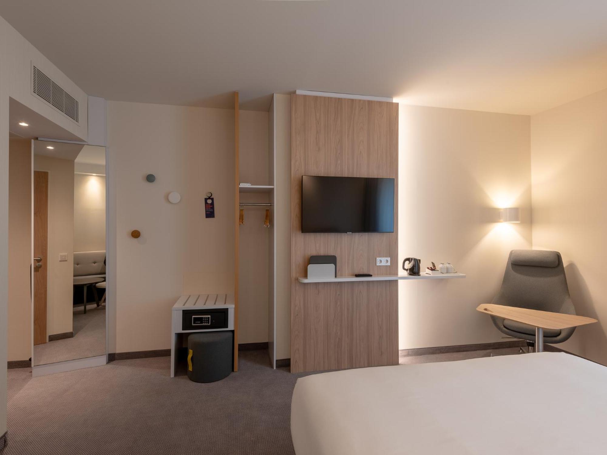 Holiday Inn Express - Munich North By Ihg Εξωτερικό φωτογραφία