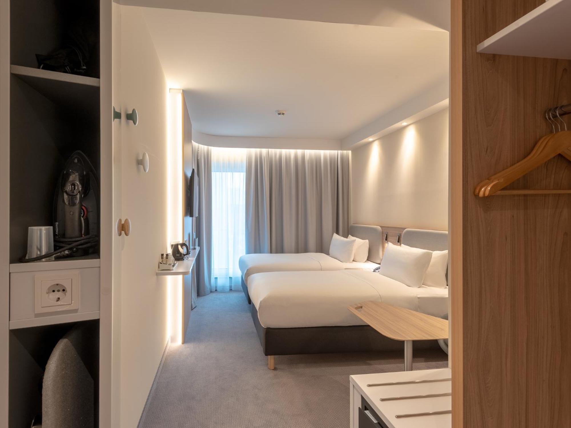 Holiday Inn Express - Munich North By Ihg Εξωτερικό φωτογραφία